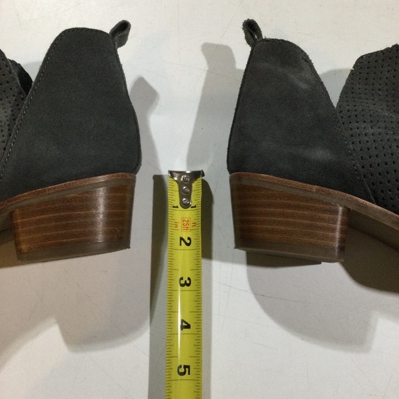Dolce Vita Size 6 Kaidie Comfortable Casual Suede Ankle Boots In Gray - Picture 8 of 9